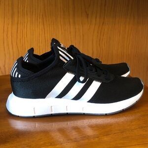Adidas Originals Swift Run Black White Women’s 7.5 Men’s 6.5 Sneakers Shoes